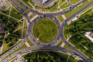 Read more about the article How Roundabouts Work in Ontario and How to Navigate Them Safely