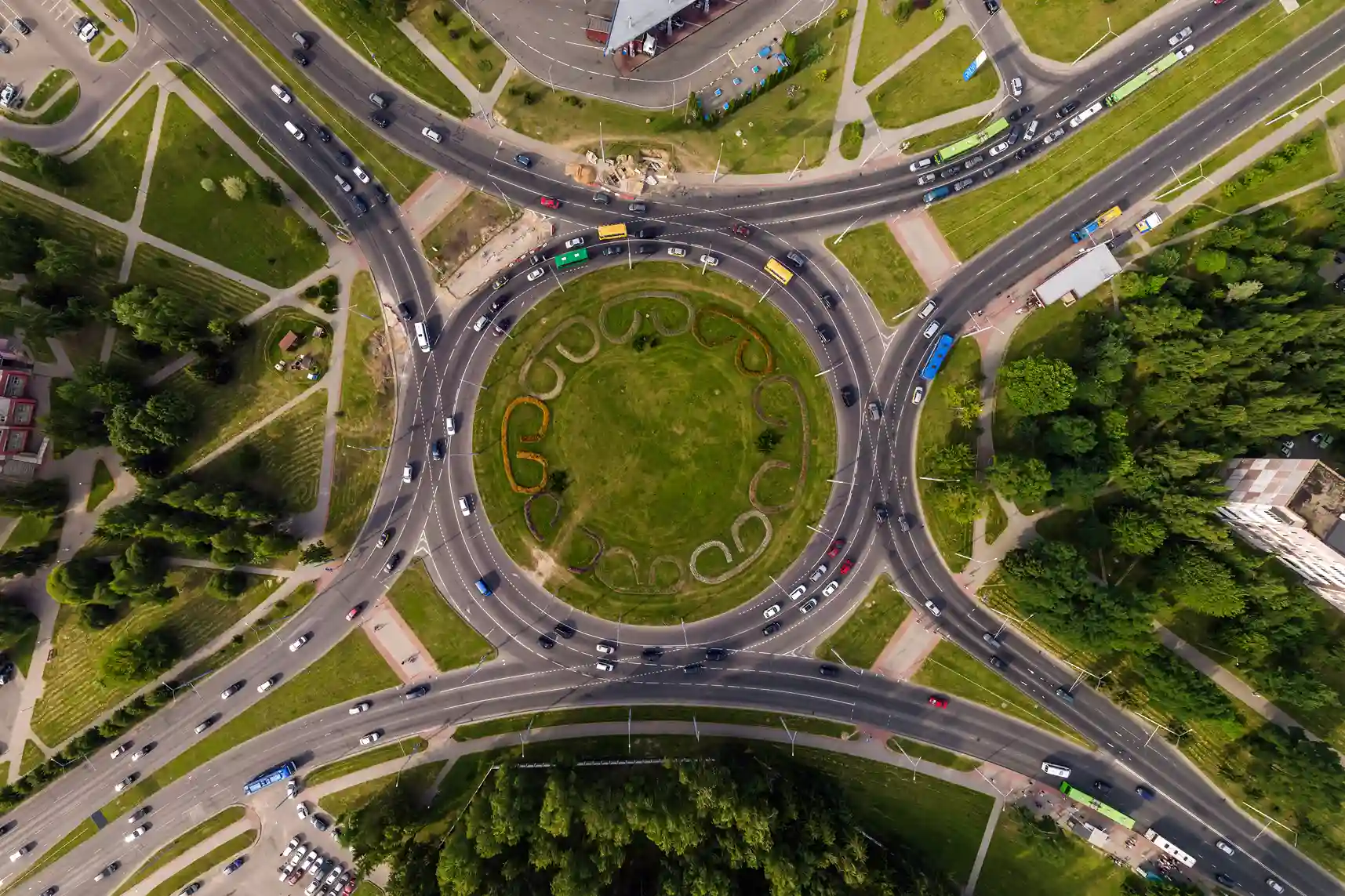 How Roundabouts Work in Ontario and How to Navigate Them Safely